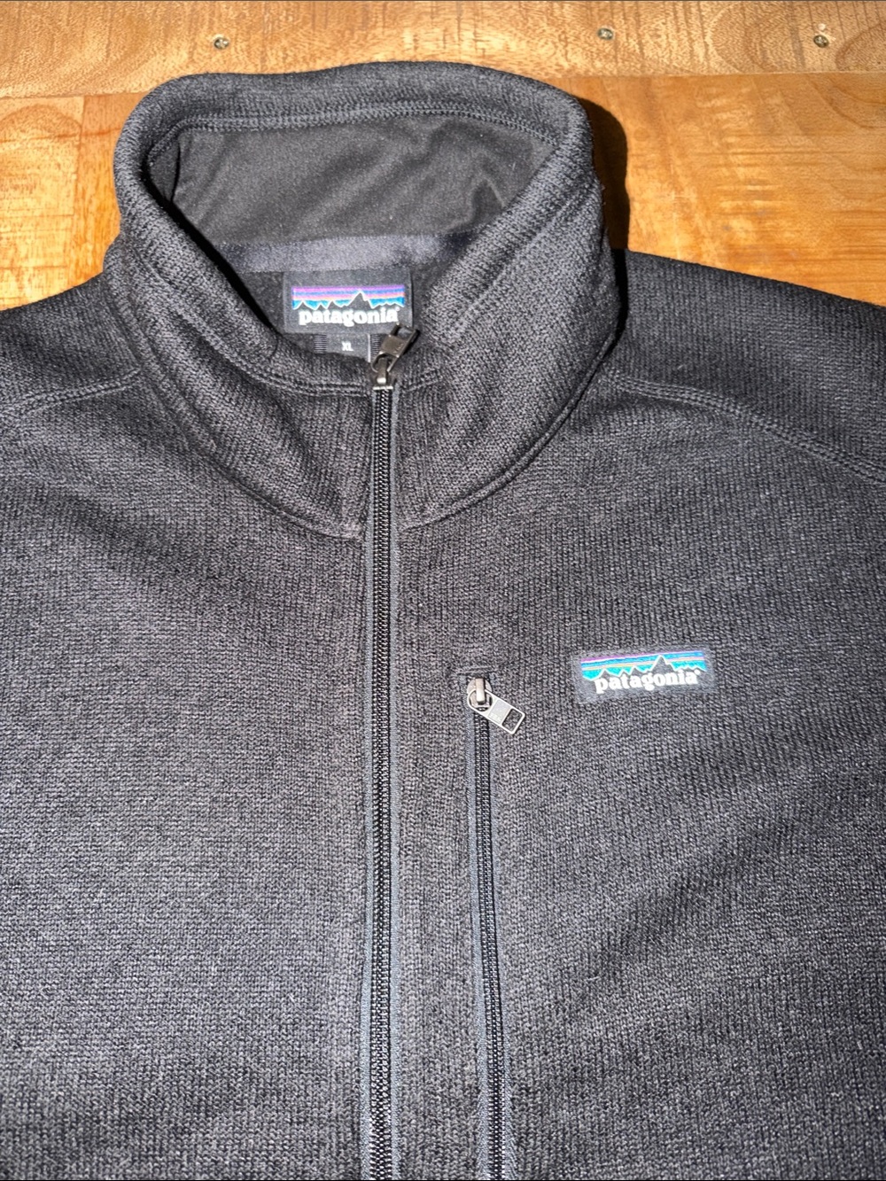 Patagonia Men's  Black Full-Zip Fleece Vest - Picture 2 of 3